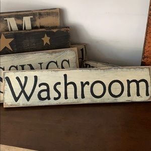 Rustic bathroom decor